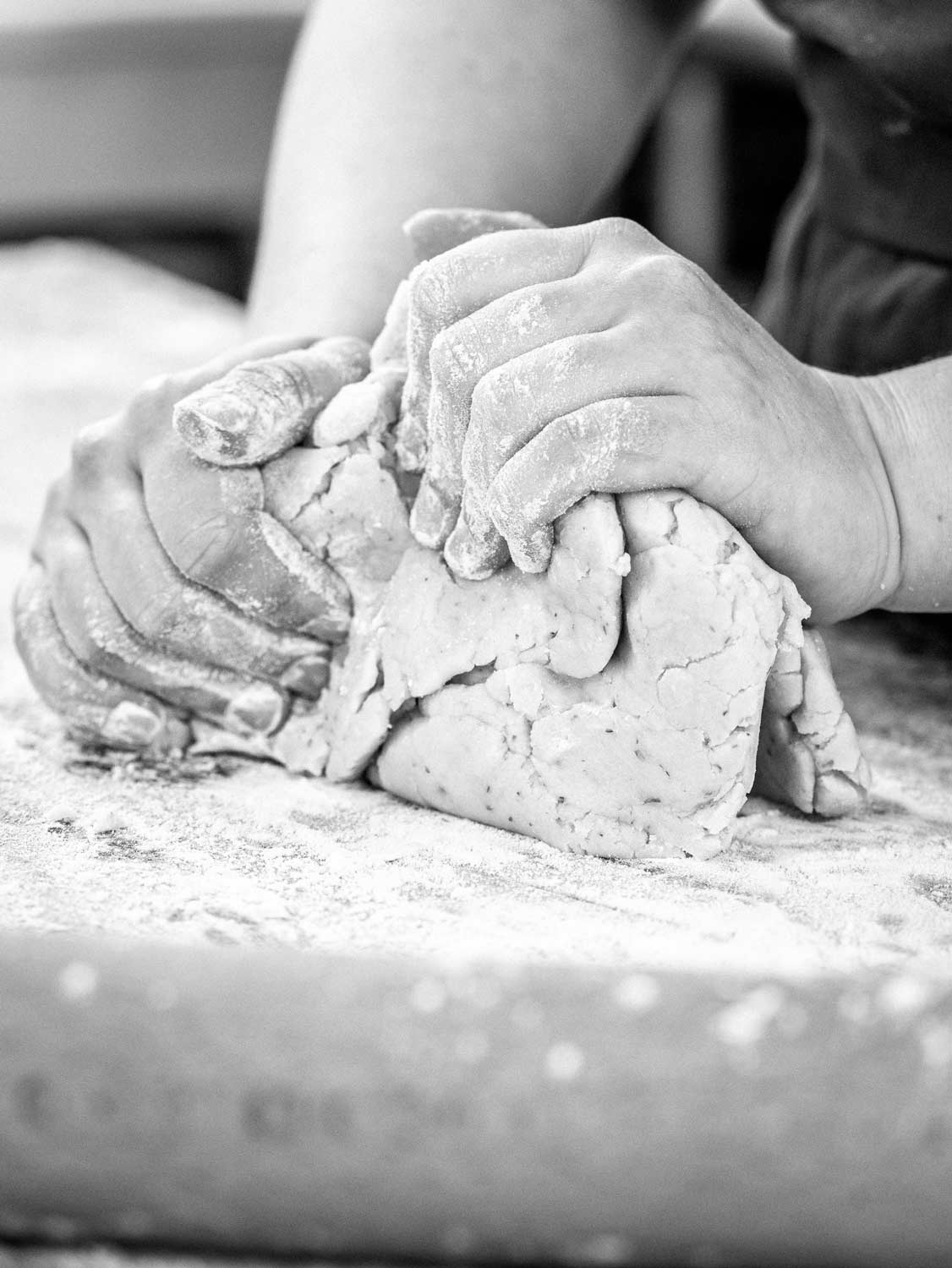 CircéLefebvre_Ecir-CuisineMainB&W-29